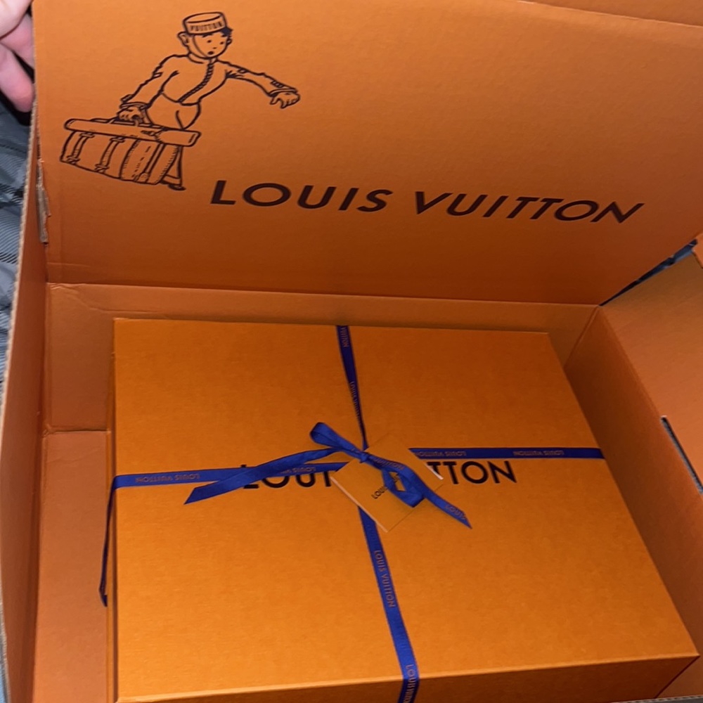 Louis Vuitton Montsouris PM - Picture 7 of 8